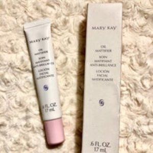 Mary Kay Oil Mattifier-oily skin